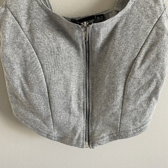 PrettyLittleThing Women 6 Shape Grey Sporty Sweat Zip Detail Crop Tank Top NWT - Picture 4 of 10